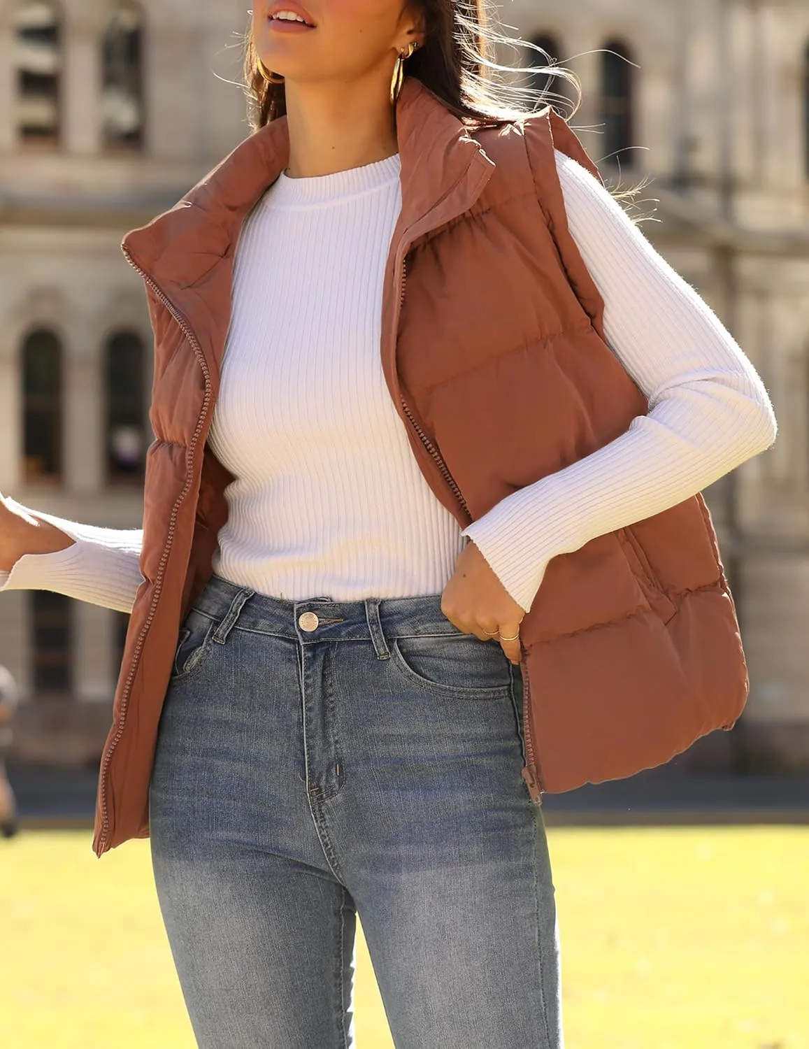 Zeagoo Women Sleeveless Warm Jackets Casual Stand Collar Puffer Vest Zip Up Quilted Jacket Winter Outerwear Coat